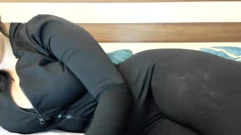 Snapshot of 00ingrid00 chatting on 02.19.25 00ingrid00 online show from 02.19.25