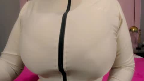 Snapshot of 00valeriasexxx chatting on 03.05.25 Valeria online show from 03.05.25