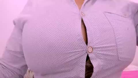 Snapshot of 00valeriasexxx chatting on 10.06.25 Valeria online show from 10.06.25