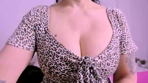 Snapshot of 00valeriasexxx chatting on 10.18.25 Valeria online show from 10.18.25