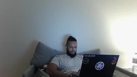 Snapshot of 0_kingsley chatting on 10.19.25 Kingsley online show from 10.19.25