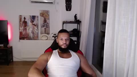 Snapshot of 0_kingsley chatting on 11.04.25 Kingsley online show from 11.04.25