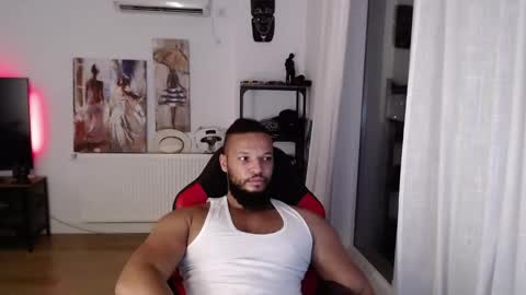 Snapshot of 0_kingsley chatting on 11.06.25 Kingsley online show from 11.06.25