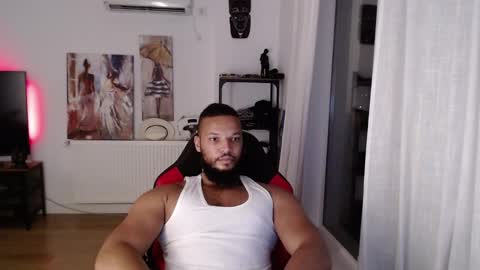 Snapshot of 0_kingsley chatting on 11.07.25 Kingsley online show from 11.07.25