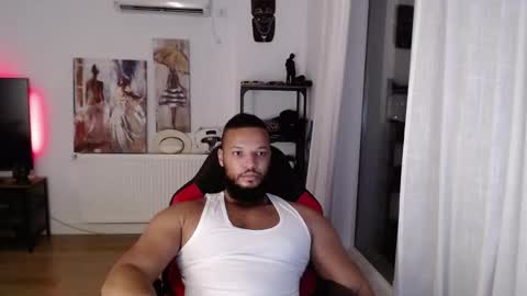 Snapshot of 0_kingsley chatting on 11.13.25 Kingsley online show from 11.13.25