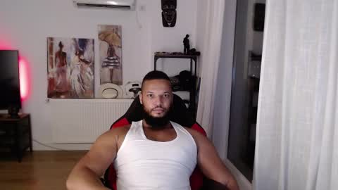 Snapshot of 0_kingsley chatting on 11.14.25 Kingsley online show from 11.14.25