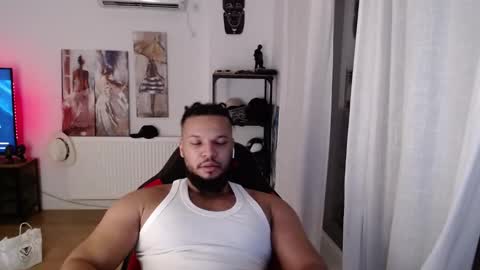 Snapshot of 0_kingsley chatting on 11.16.25 Kingsley online show from 11.16.25