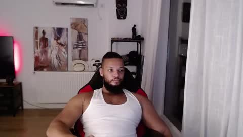 Snapshot of 0_kingsley chatting on 11.17.25 Kingsley online show from 11.17.25