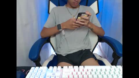 Snapshot of 0cir_asiansatisfy chatting on 11.17.25 RICK online show from 11.17.25