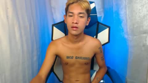 Snapshot of 0cir_asiansatisfy chatting on 11.27.25 RICK online show from 11.27.25