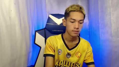 Snapshot of 0cir_asiansatisfy chatting on 12.18.25 RICK online show from 12.18.25