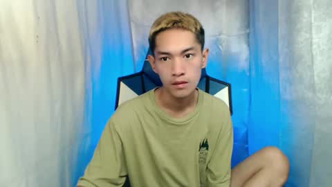 Snapshot of 0cir_asiansatisfy chatting on 12.20.25 RICK online show from 12.20.25