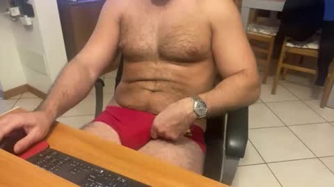 Snapshot of 100piedi1 chatting on 09.28.25 100piedi1 online show from 09.28.25