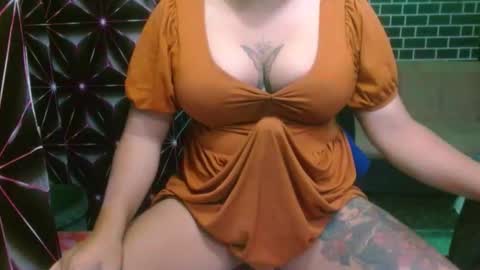 Snapshot of 11inchmonstercock4u chatting on 04.06.26 i am trixie im Your Selfsucking Mistress online show from 04.06.26