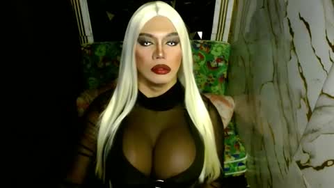 Snapshot of 11inchsinglecious chatting on 03.08.26 HUGECOCK online show from 03.08.26