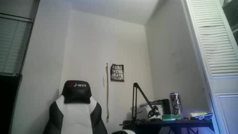 Snapshot of 11inchtattedtrinibad chatting on 10.26.25 11inchtattedtrinibad online show from 10.26.25