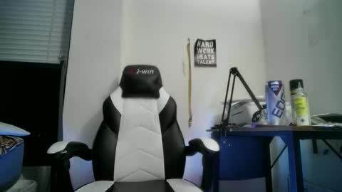 Snapshot of 11inchtattedtrinibad chatting on 11.09.25 11inchtattedtrinibad online show from 11.09.25