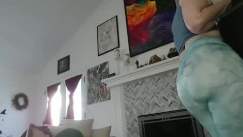 Aurora Willows online show from 03.10.25