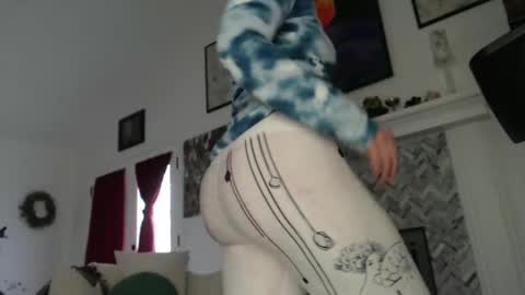 Aurora Willows online show from 03.12.25