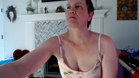 Snapshot of 11willowandjohn11 chatting on 05.27.26 Aurora Willows online show from 05.27.26