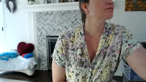 Snapshot of 11willowandjohn11 chatting on 06.18.26 Aurora Willows online show from 06.18.26