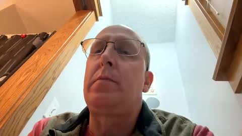 Snapshot of 16510 chatting on 10.18.25 16510 online show from 10.18.25