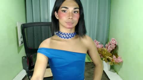 Snapshot of 18_nicole chatting on 01.18.25 barbie online show from 01.18.25