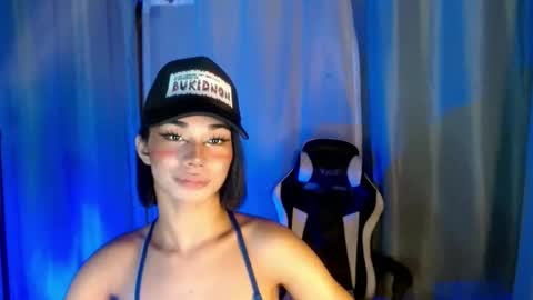 Snapshot of 18_nicole chatting on 03.12.25 barbie online show from 03.12.25