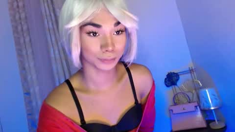 Snapshot of 18_nicole chatting on 12.22.25 barbie online show from 12.22.25