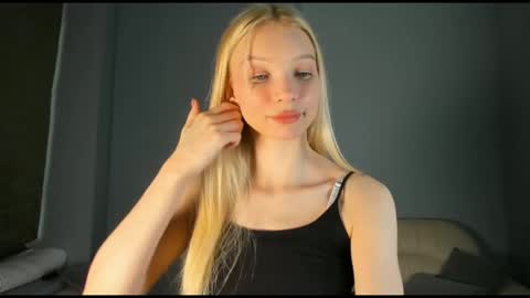 Kira online show from 12.04.25