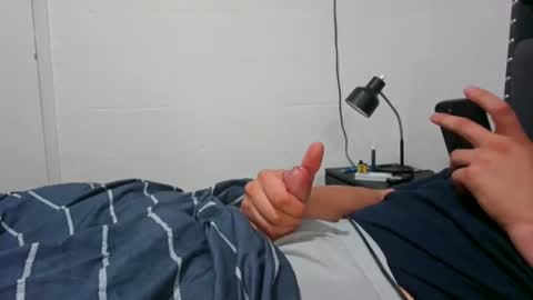 Snapshot of 18skinnypee chatting on 05.21.26 18skinnypee online show from 05.21.26