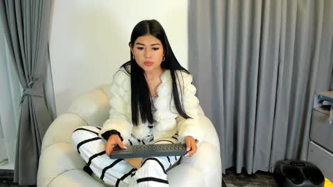 Snapshot of 1bonnie chatting on 02.18.25 Hello soy bonnie online show from 02.18.25