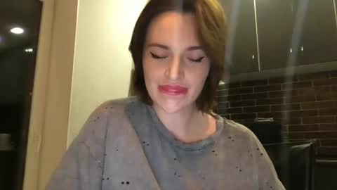 Snapshot of 1dove chatting on 12.03.24 DOVE online show from 12.03.24