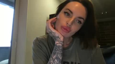 Snapshot of 1dove chatting on 12.06.24 DOVE online show from 12.06.24