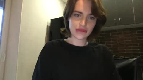 Snapshot of 1dove chatting on 12.11.24 DOVE online show from 12.11.24