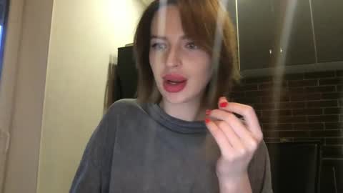 Snapshot of 1dove chatting on 12.27.24 DOVE online show from 12.27.24