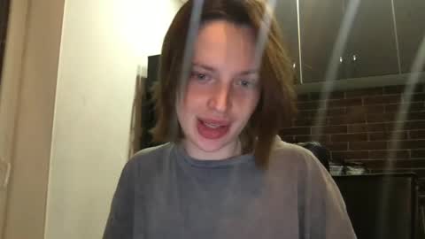 Snapshot of 1dove chatting on 01.03.25 DOVE online show from 01.03.25