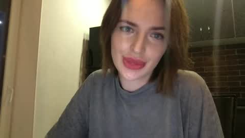 Snapshot of 1dove chatting on 01.10.25 DOVE online show from 01.10.25