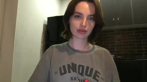 Snapshot of 1dove chatting on 01.15.25 DOVE online show from 01.15.25