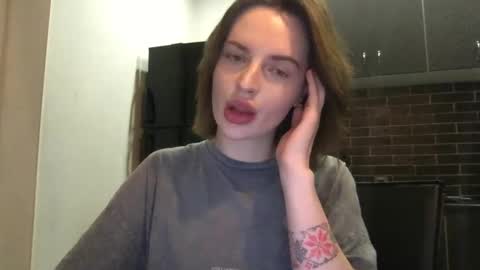 Snapshot of 1dove chatting on 01.17.25 DOVE online show from 01.17.25