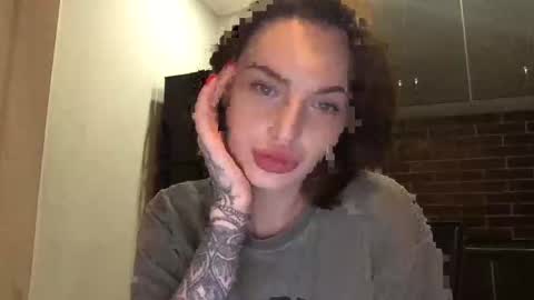 Snapshot of 1dove chatting on 01.20.25 DOVE online show from 01.20.25