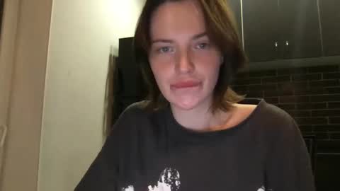 Snapshot of 1dove chatting on 01.27.25 DOVE online show from 01.27.25