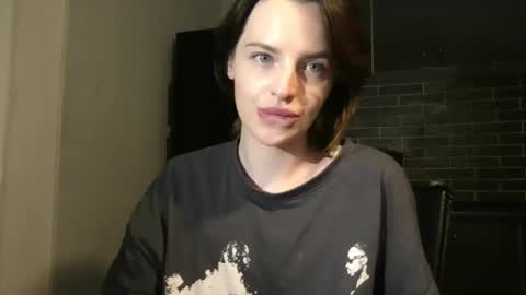 Snapshot of 1dove chatting on 02.04.25 DOVE online show from 02.04.25