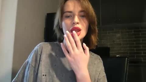 Snapshot of 1dove chatting on 02.06.25 DOVE online show from 02.06.25