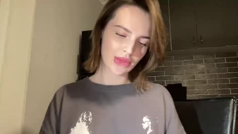 Snapshot of 1dove chatting on 02.12.25 DOVE online show from 02.12.25