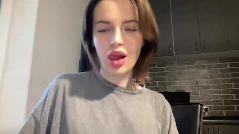 Snapshot of 1dove chatting on 02.14.25 DOVE online show from 02.14.25