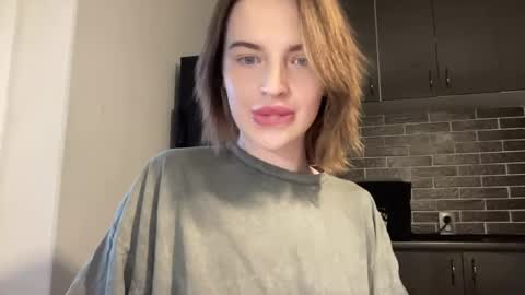 Snapshot of 1dove chatting on 02.21.25 DOVE online show from 02.21.25