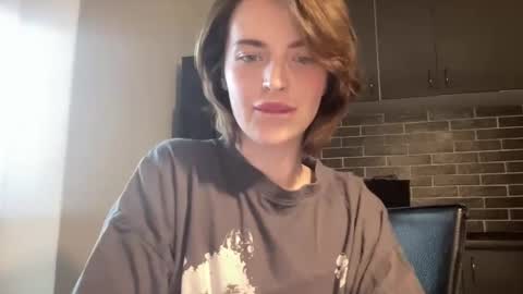 Snapshot of 1dove chatting on 02.28.25 DOVE online show from 02.28.25