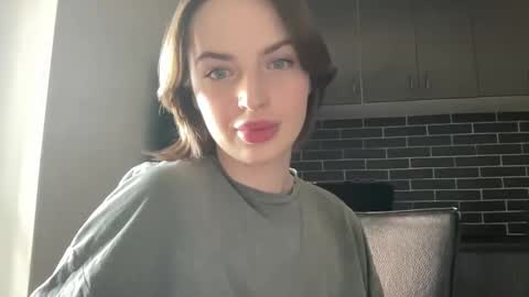 Snapshot of 1dove chatting on 03.06.25 DOVE online show from 03.06.25