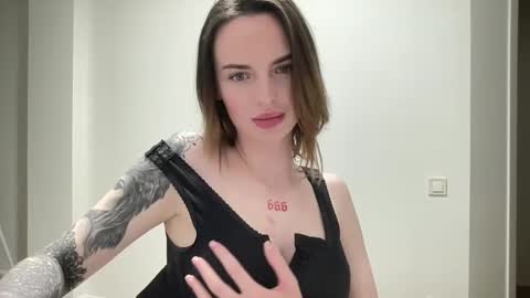 Snapshot of 1dove chatting on 09.12.25 DOVE online show from 09.12.25